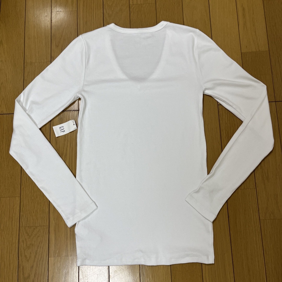 GAP(ギャップ)のGAP 白ロングTシャツ【未使用】 レディースのトップス(Tシャツ(長袖/七分))の商品写真