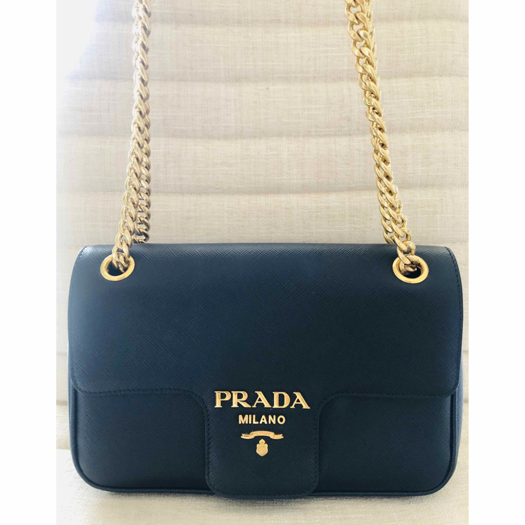 ショルダーバッグ【早い者勝ち】PRADA チェーンバック　プラダショルダーバッグ