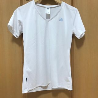 アディダス(adidas)のadidas Tシャツ(Tシャツ(半袖/袖なし))