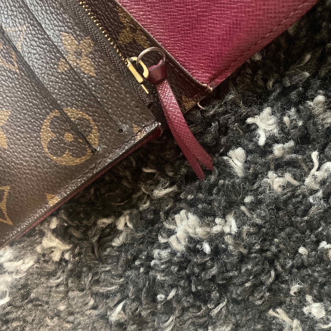 LOUIS VUITTON(ルイヴィトン)のVUITTON 長財布 レディースのファッション小物(財布)の商品写真