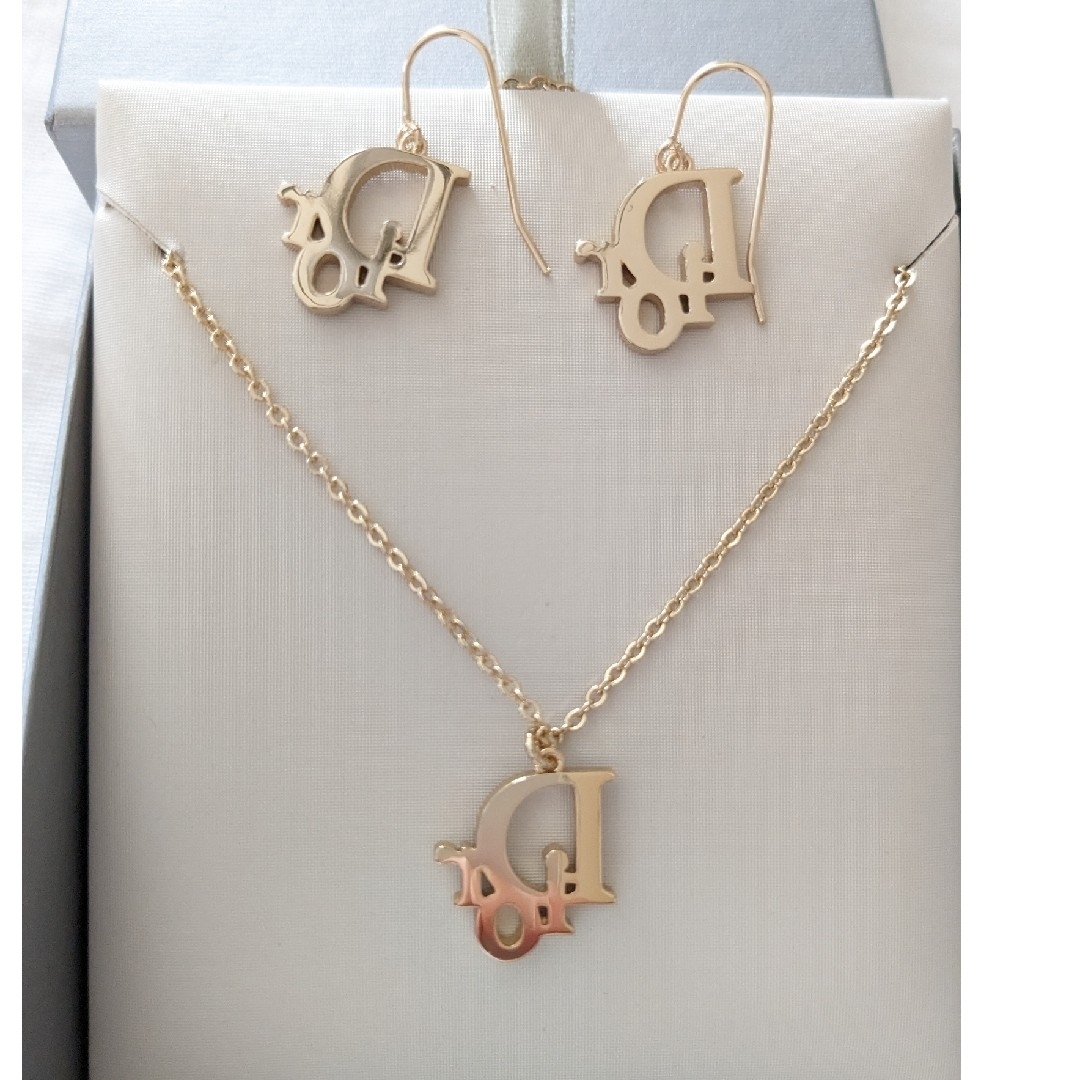 本日限定 極美品 ほぼ未使用】Christian Dior ネックレス ピアス