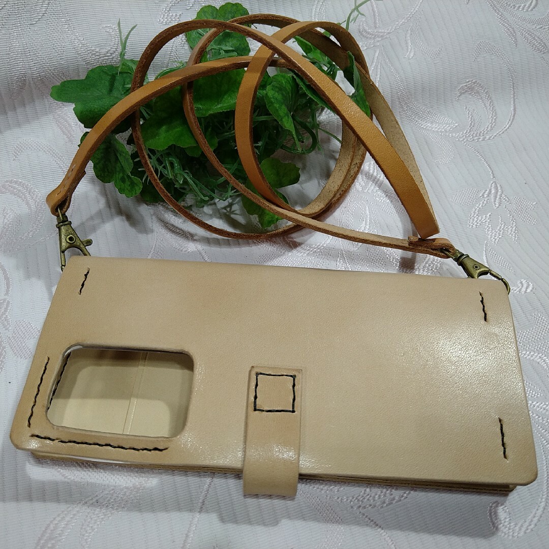 栃木レザー(トチギレザー)のお姫様❤shoulder✿Premium Natural smartcase スマホ/家電/カメラのスマホアクセサリー(iPhoneケース)の商品写真