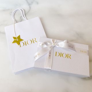 クリスチャンディオール(Christian Dior)のDIOR ギフトボックス　星付きショッパー(ラッピング/包装)