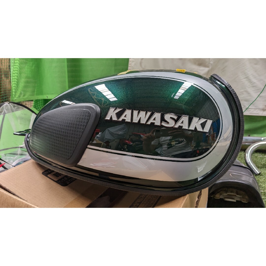 kawasaki カワサキ w800 燃料タンク サイドカバー 美品 外装セット