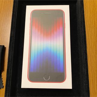 アイフォーン(iPhone)のiPhoneSE 第3世代 64GB レッド　SIMロック解除済み　美品(スマートフォン本体)