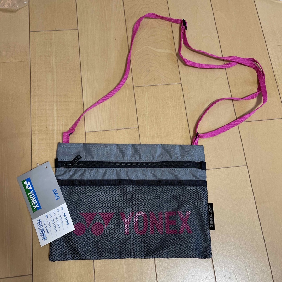 YONEX(ヨネックス)のヨネックス⭐︎サコッシュ⭐︎グレーとピンク レディースのバッグ(ショルダーバッグ)の商品写真