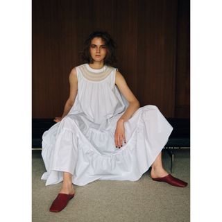 Uhr - 極美品 ꕤ Uhr ウーアLace Neck Tiered Dress 完売品の通販|ラクマ