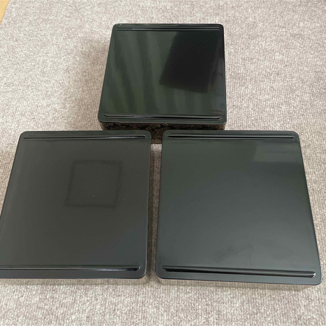 アンティーク 木製重箱 三段重 漆塗り 金彩 植物柄 アンティーク 木製重箱 三段重 漆塗り 金彩 植物柄