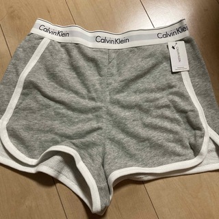 カルバンクライン(Calvin Klein)のカルバンクライン　CK  ショーパン　ショートパンツ　新品未使用タグ付き　(ショートパンツ)