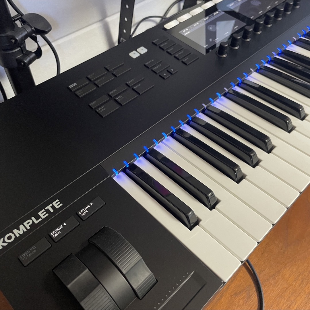 KOMPLETE KONTROL S49 MK2  専用ハードカバー付き