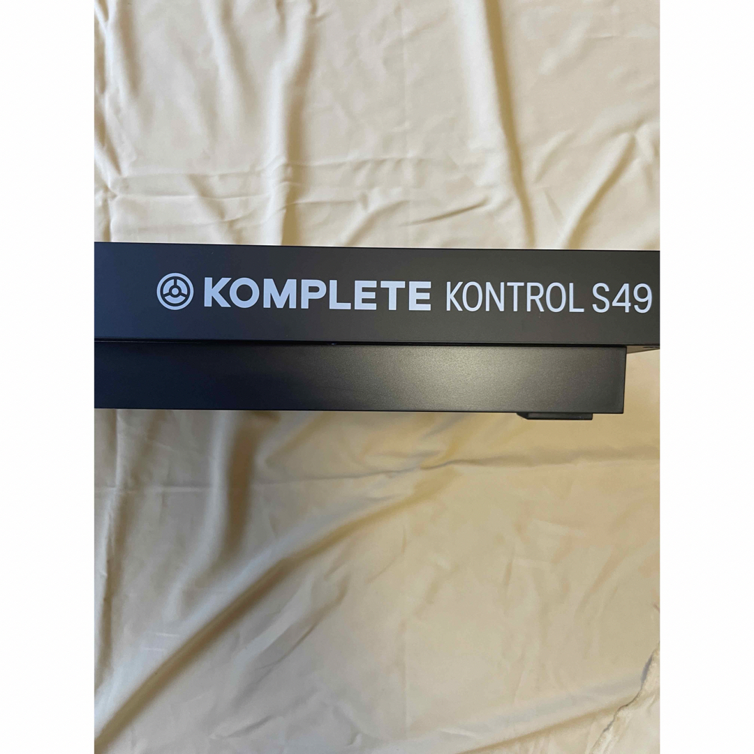 KOMPLETE KONTROL S49 MK2  専用ハードカバー付き