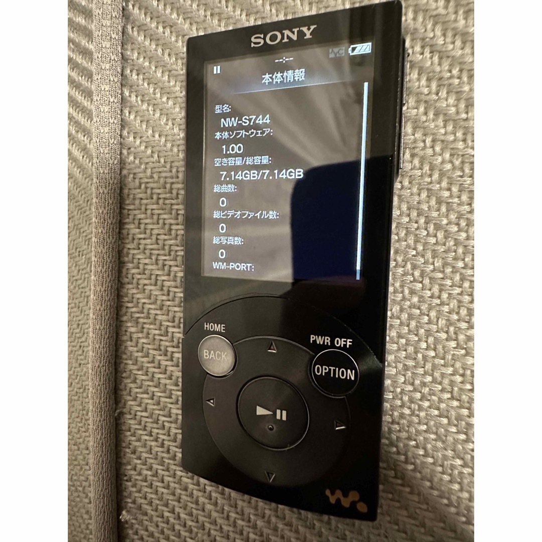 WALKMAN(ウォークマン)のウォークマン S-744 ブラック 8GB 本体のみ スマホ/家電/カメラのオーディオ機器(ポータブルプレーヤー)の商品写真