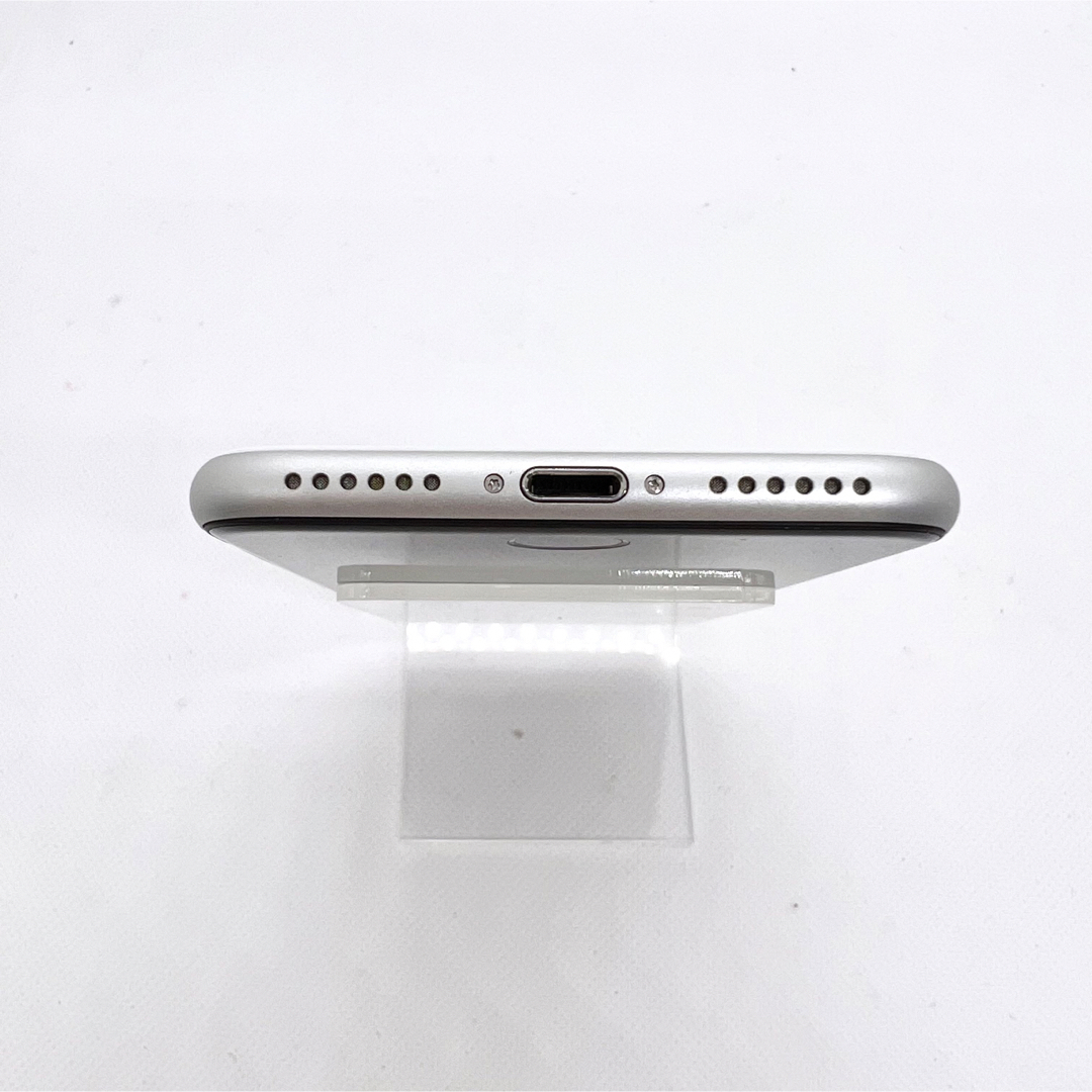 「上美品」iPhone SE 第2世代 (SE2)  128GB SIMフリー スマホ/家電/カメラのスマートフォン/携帯電話(スマートフォン本体)の商品写真