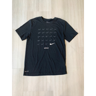 ナイキ(NIKE)のNIKE Tシャツ　トップス　黒　S(Tシャツ/カットソー(半袖/袖なし))