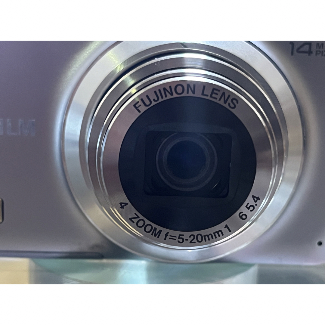 富士フイルム(フジフイルム)のFUJIFILM FinePix JX180 シルバー コンパクトデジタルカメラ スマホ/家電/カメラのカメラ(コンパクトデジタルカメラ)の商品写真