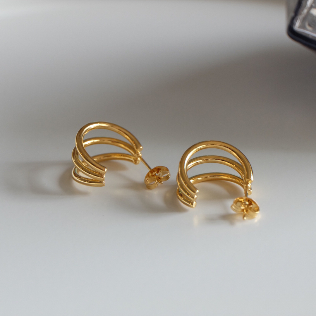 Adam et Rope'(アダムエロぺ)の【ステンレス316L】ピアス No.P2336 GOLD レディースのアクセサリー(ピアス)の商品写真