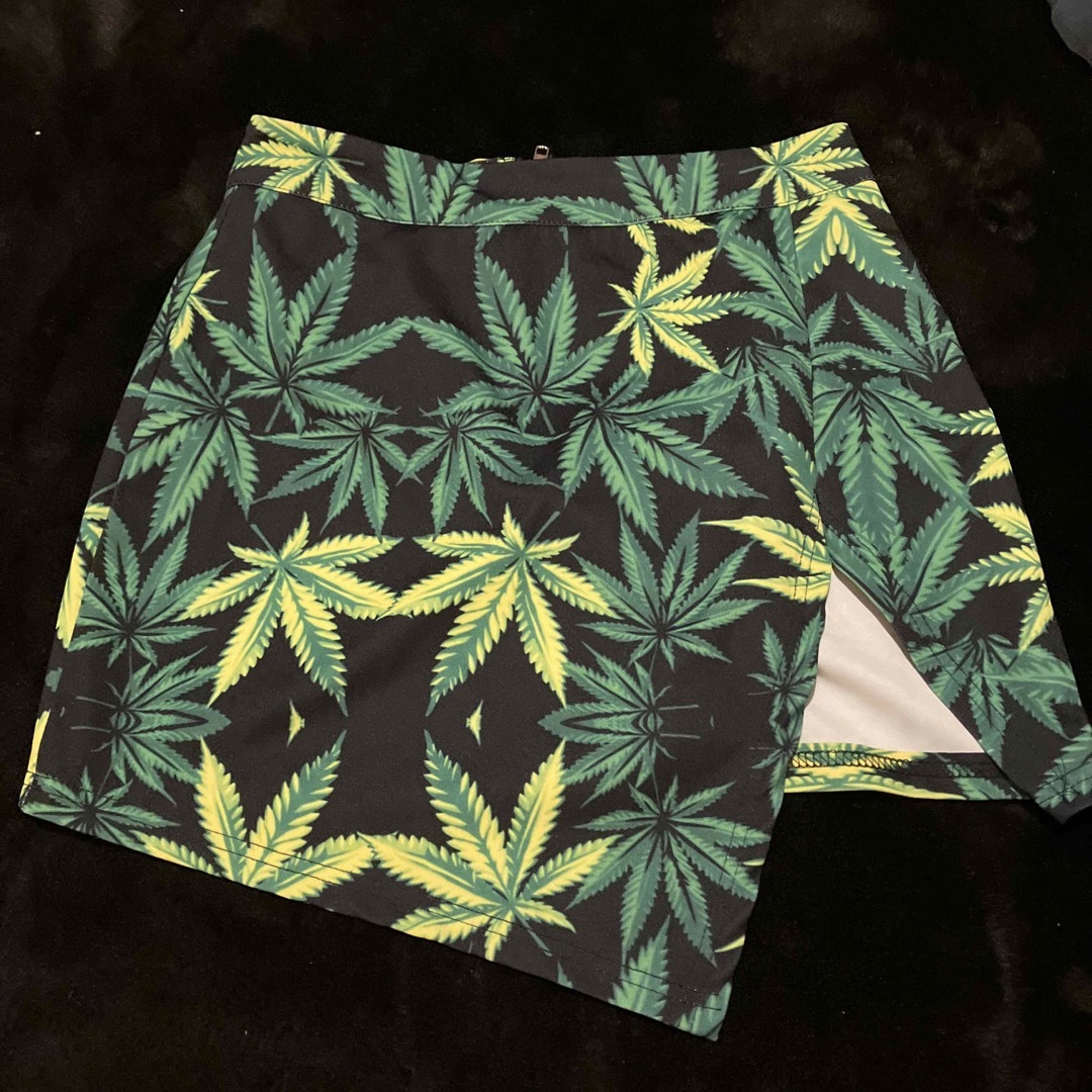 weed マリファナ柄　スカート レディースのスカート(ミニスカート)の商品写真