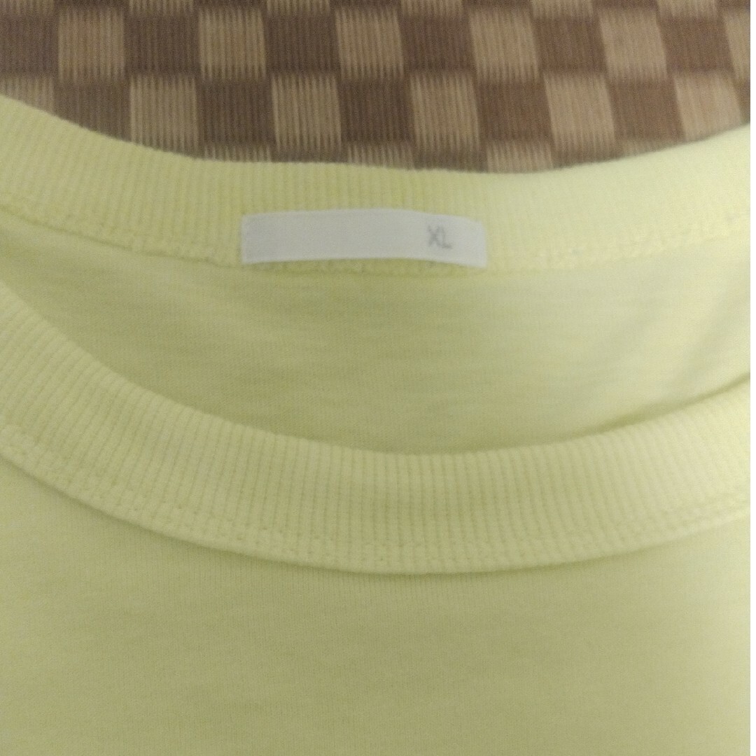GU(ジーユー)のプチプラGUダイダイ柄ビックTシャツ👕XLサイズ　イエロー メンズのトップス(Tシャツ/カットソー(半袖/袖なし))の商品写真
