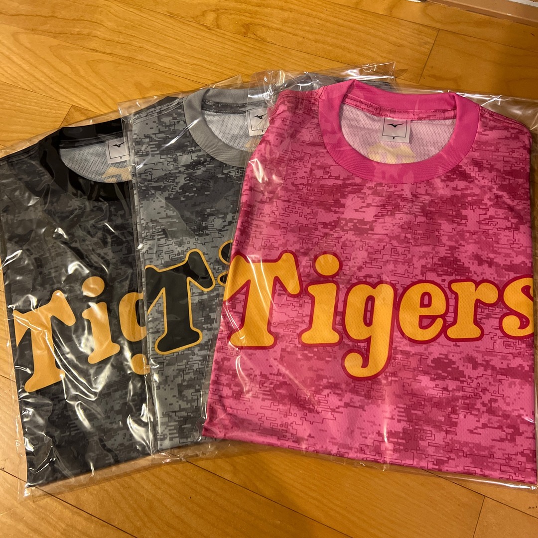 MIZUNO(ミズノ)の阪神タイガースTシャツ 3枚セット スポーツ/アウトドアの野球(応援グッズ)の商品写真