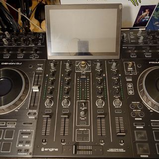 ()CDJ-DENON2台とVestaxミキサー1台