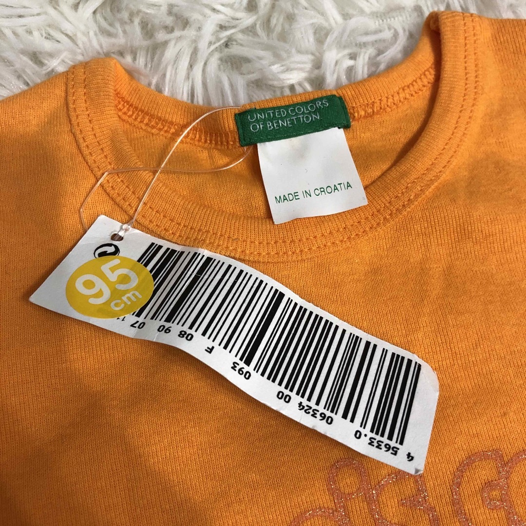 UNITED COLORS OF BENETTON.(ユナイテッドカラーズオブベネトン)のUNITED COLORS OF BENETTON ベネトン　90 95 シャツ キッズ/ベビー/マタニティのキッズ服女の子用(90cm~)(Tシャツ/カットソー)の商品写真