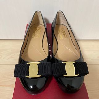 サルヴァトーレフェラガモ(Salvatore Ferragamo)の新品★SALVATORE FERRAGAMO VARINA  フラットパンプス(バレエシューズ)