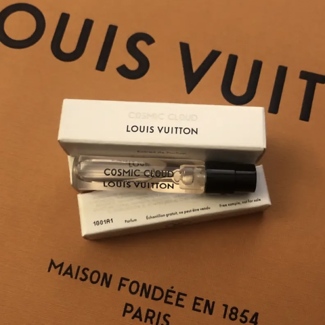 LOUIS VUITTON(ルイヴィトン)のLOUIS VUITTON Cosmic Cloud サンプル品 コスメ/美容の香水(ユニセックス)の商品写真