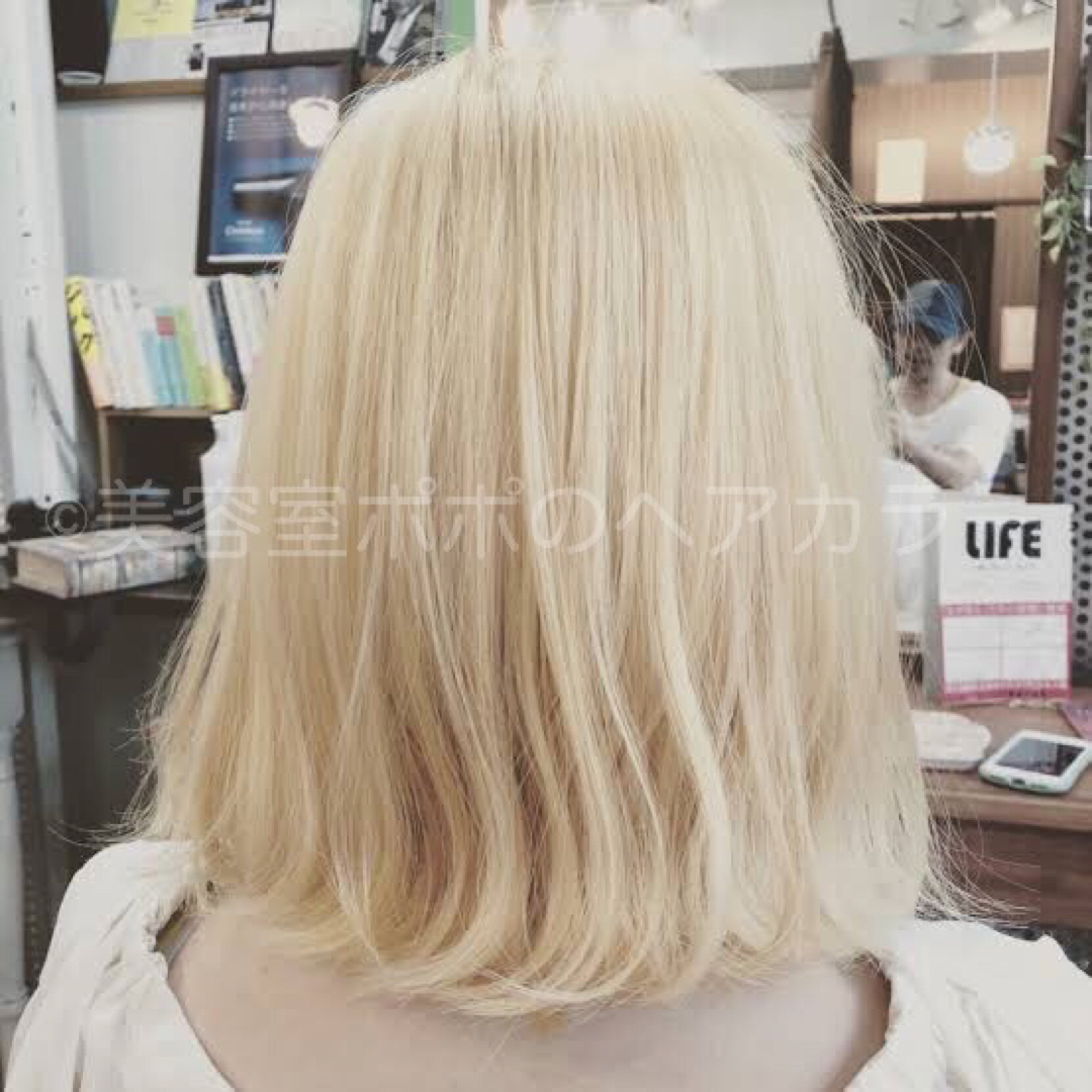 Schwarzkopf(シュワルツコフ)のFIBREPLEX ブリーチ剤 リタッチ・ショート用 ホワイトブリーチにも! コスメ/美容のヘアケア/スタイリング(ブリーチ剤)の商品写真