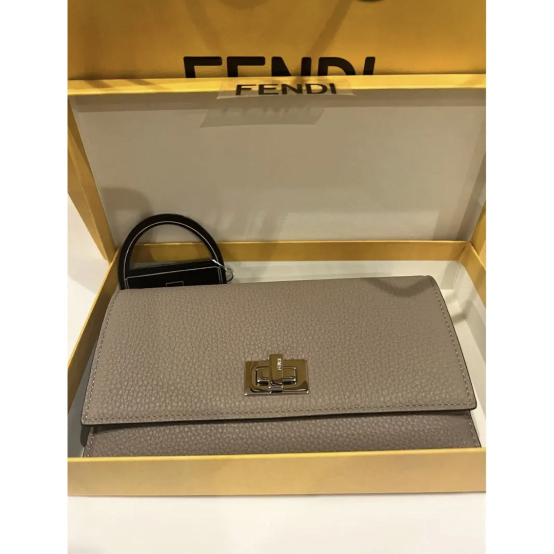 ★FENDI★ピーカブー コンチネンタル 財布確実本物★新品★