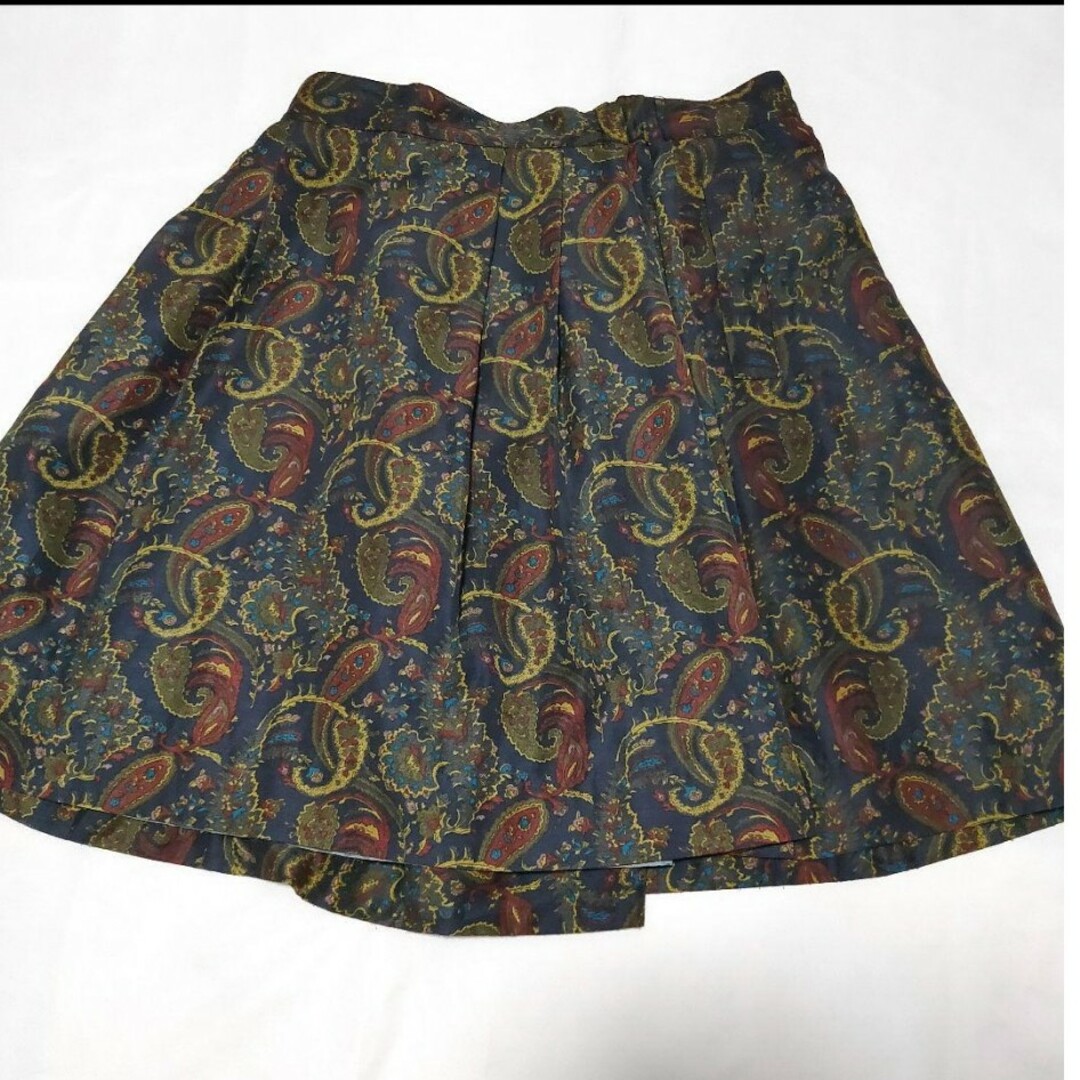 Lois CRAYON＊ペイズリー柄ラップ風スカート＊Mサイズ レディースのスカート(ひざ丈スカート)の商品写真