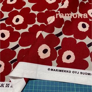 マリメッコ(marimekko)の⭐️RSkk様❤️マリメッコ ミニウニッコ ライトレッド2022秋冬日本限定(生地/糸)