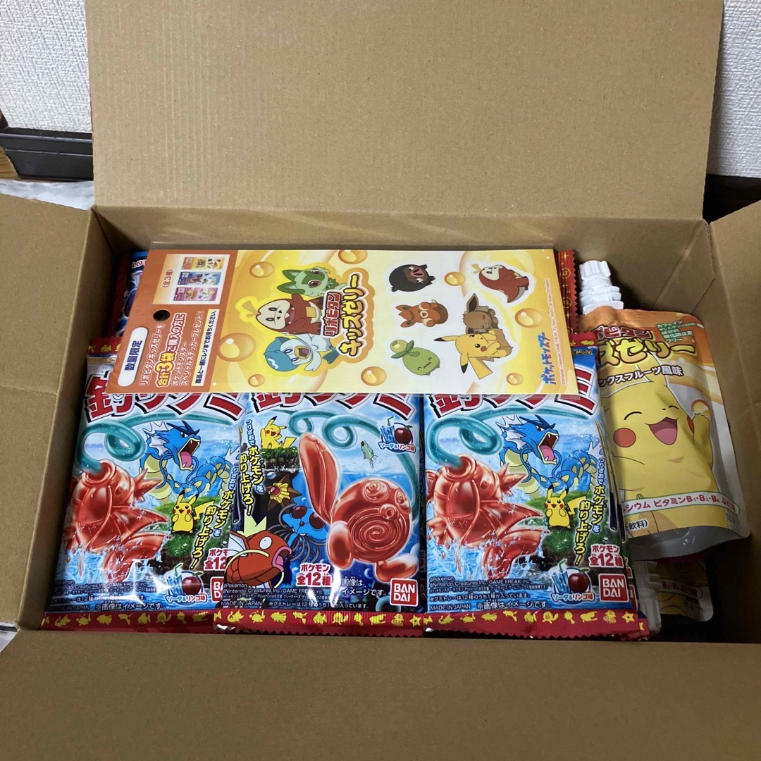 ポケモン(ポケモン)の★新品　未開封　ポケットモンスター❣️チョコウエハース　釣りグミ他　豪華セット 食品/飲料/酒の食品(菓子/デザート)の商品写真