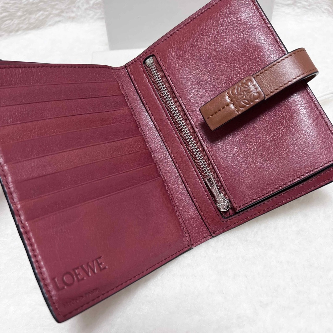 ロエベ バーティカル ウォレット 二つ折り ミディアム アナグラム 財布