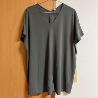 ユニクロ(UNIQLO)のユニクロ　トップス(シャツ/ブラウス(半袖/袖なし))