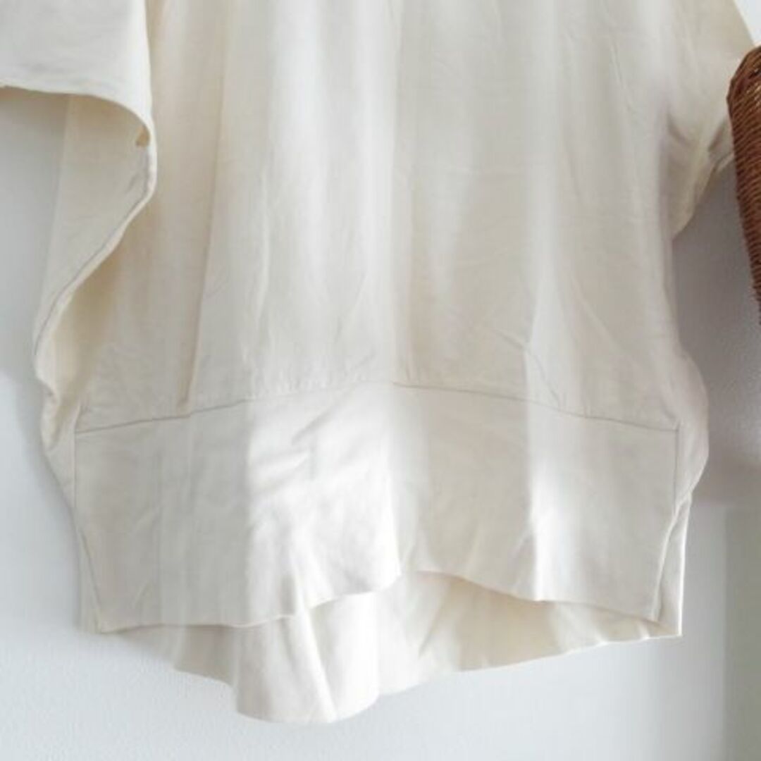 blanc basque(ブランバスク)のBLANC basque　ブランバスク　モック Tシャツ　ドルマン　生成り レディースのトップス(Tシャツ(半袖/袖なし))の商品写真