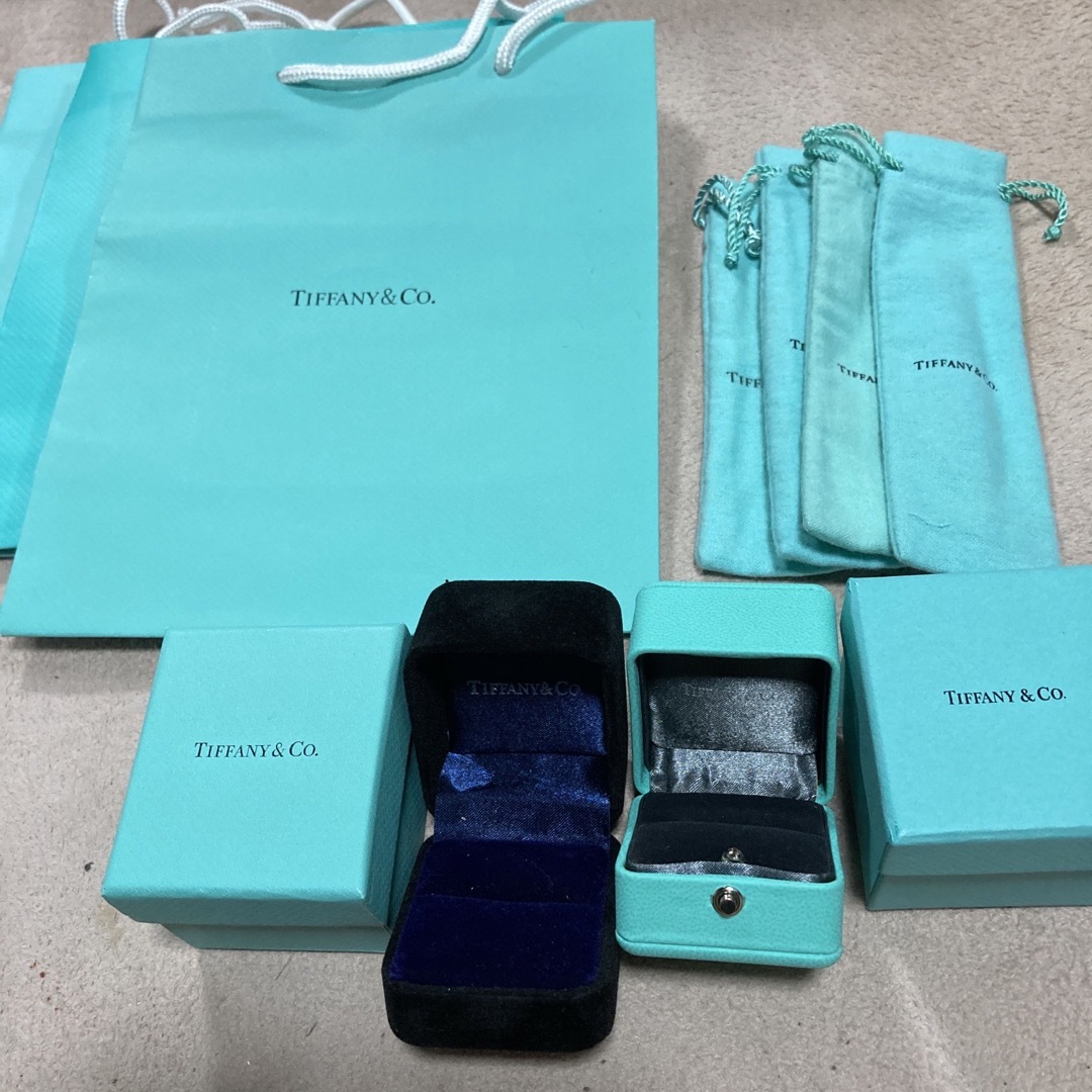 Tiffany & Co.(ティファニー)のティファニー　ショッパー　箱 レディースのバッグ(ショップ袋)の商品写真