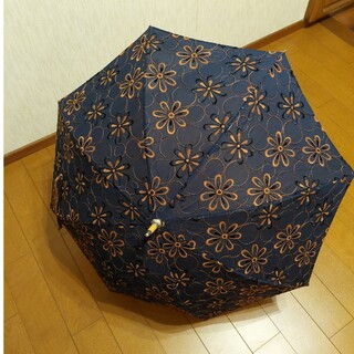 極美品　刺繍　パラソル　ネイビー❌キャメル(傘)