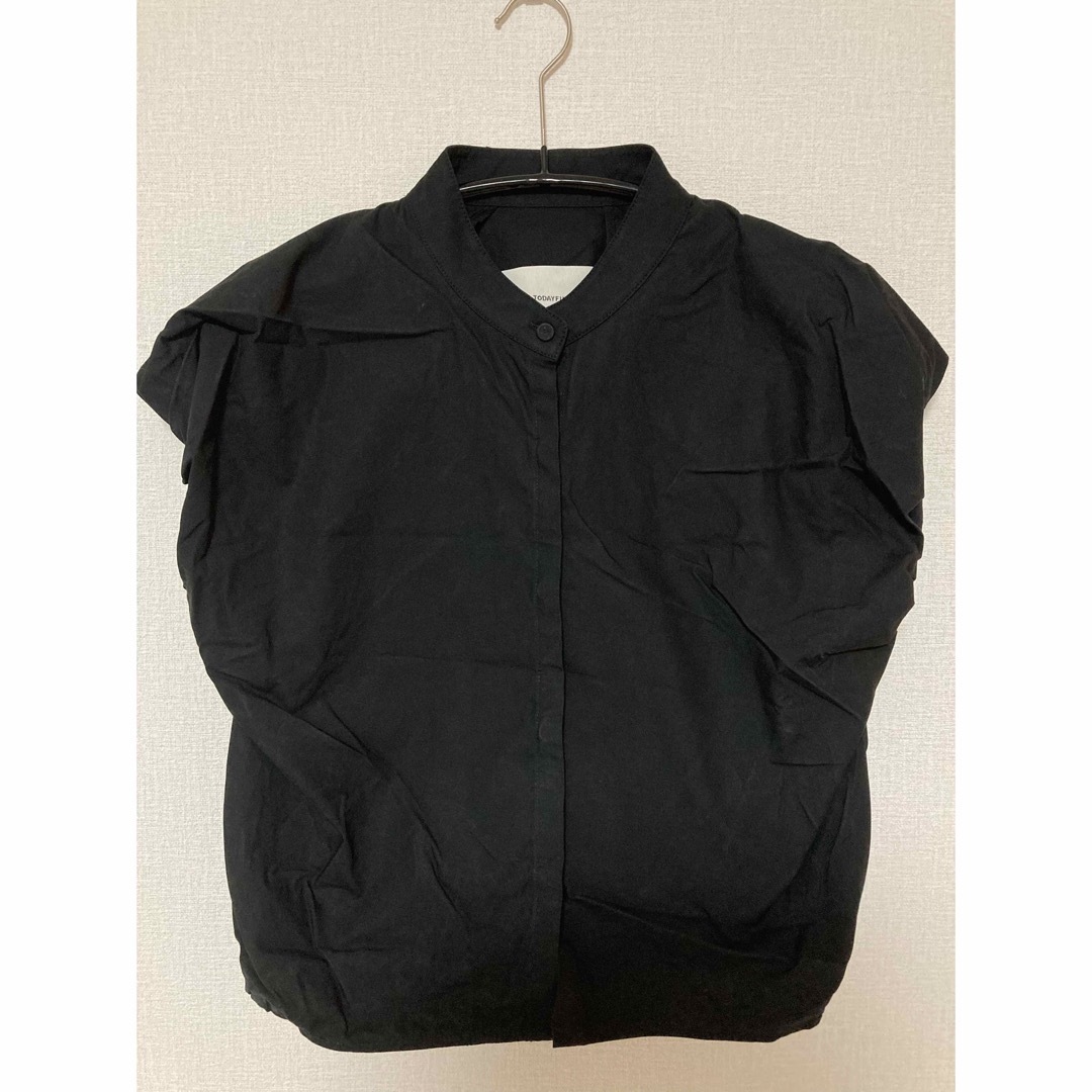 TODAYFUL(トゥデイフル)のPuffshoulder Compact Shirts ブラック レディースのトップス(シャツ/ブラウス(半袖/袖なし))の商品写真