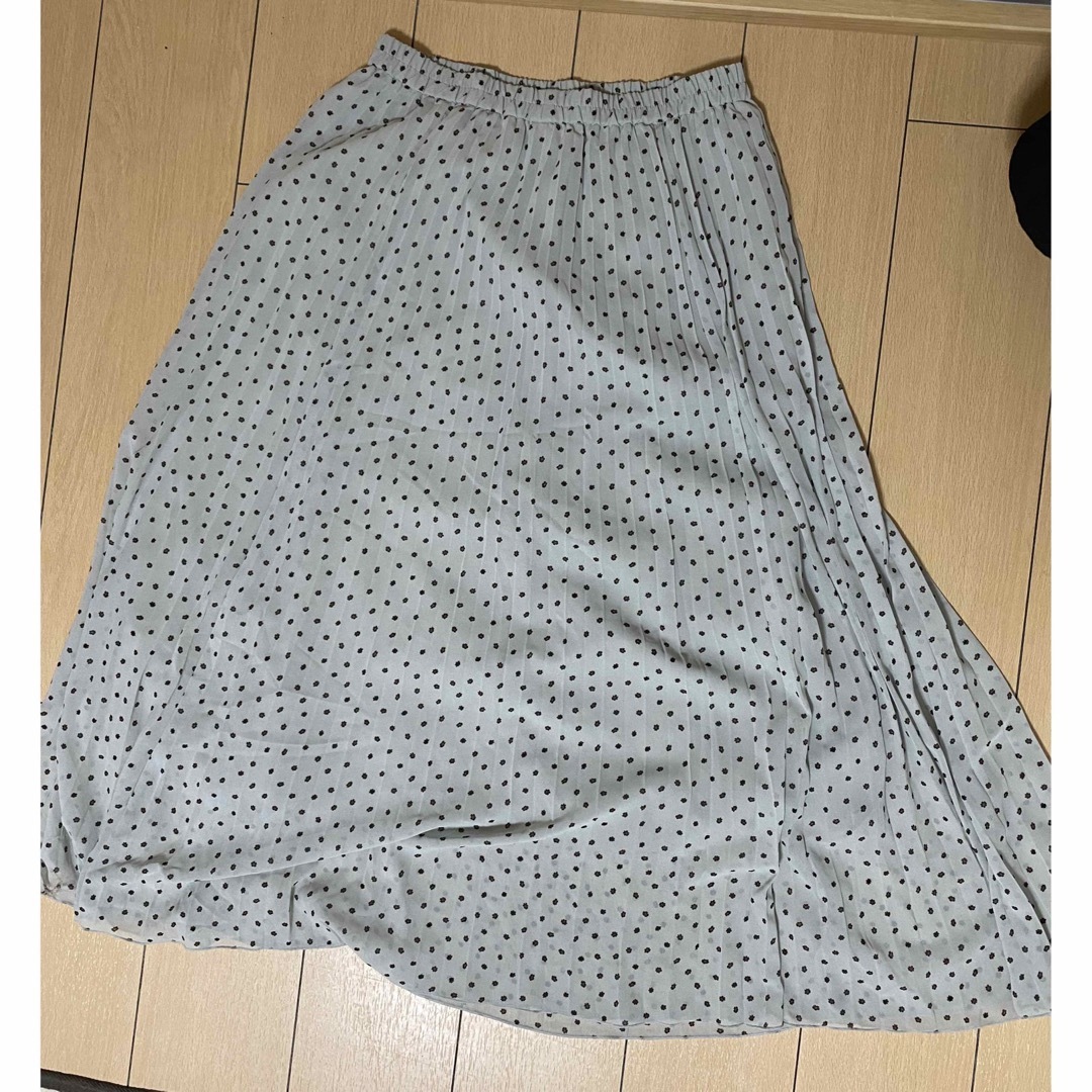 GU(ジーユー)のプリーツロングスカート（フラワードット） レディースのスカート(ロングスカート)の商品写真