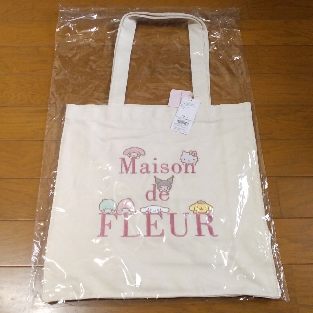 Maison de FLEUR(メゾンドフルール)の【新品 限定】メゾンドフルール サンリオキャラクターズ スクエア トートバッグ レディースのバッグ(トートバッグ)の商品写真
