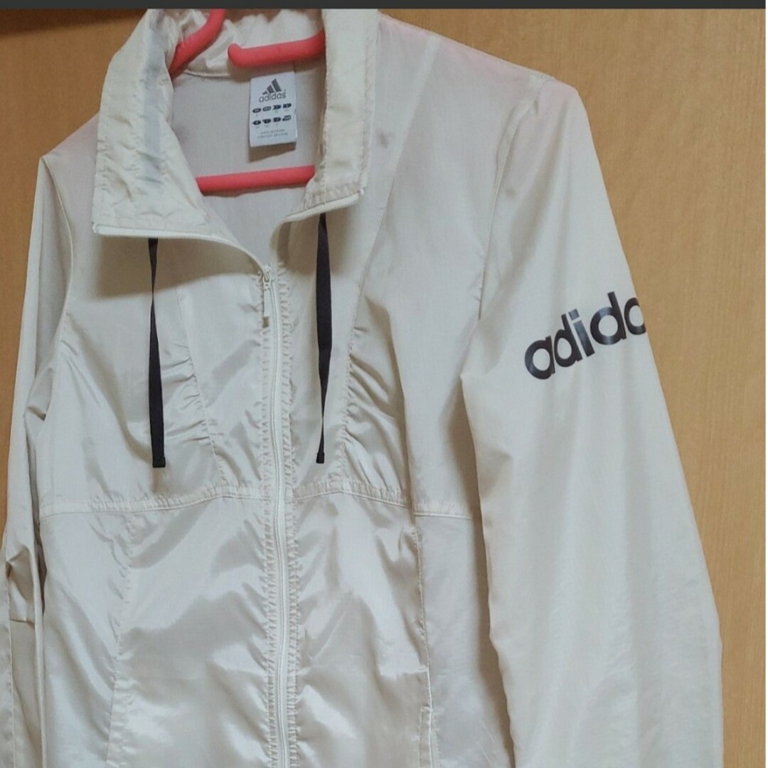 adidas(アディダス)のアディダス薄手ジャケット レディースのジャケット/アウター(その他)の商品写真