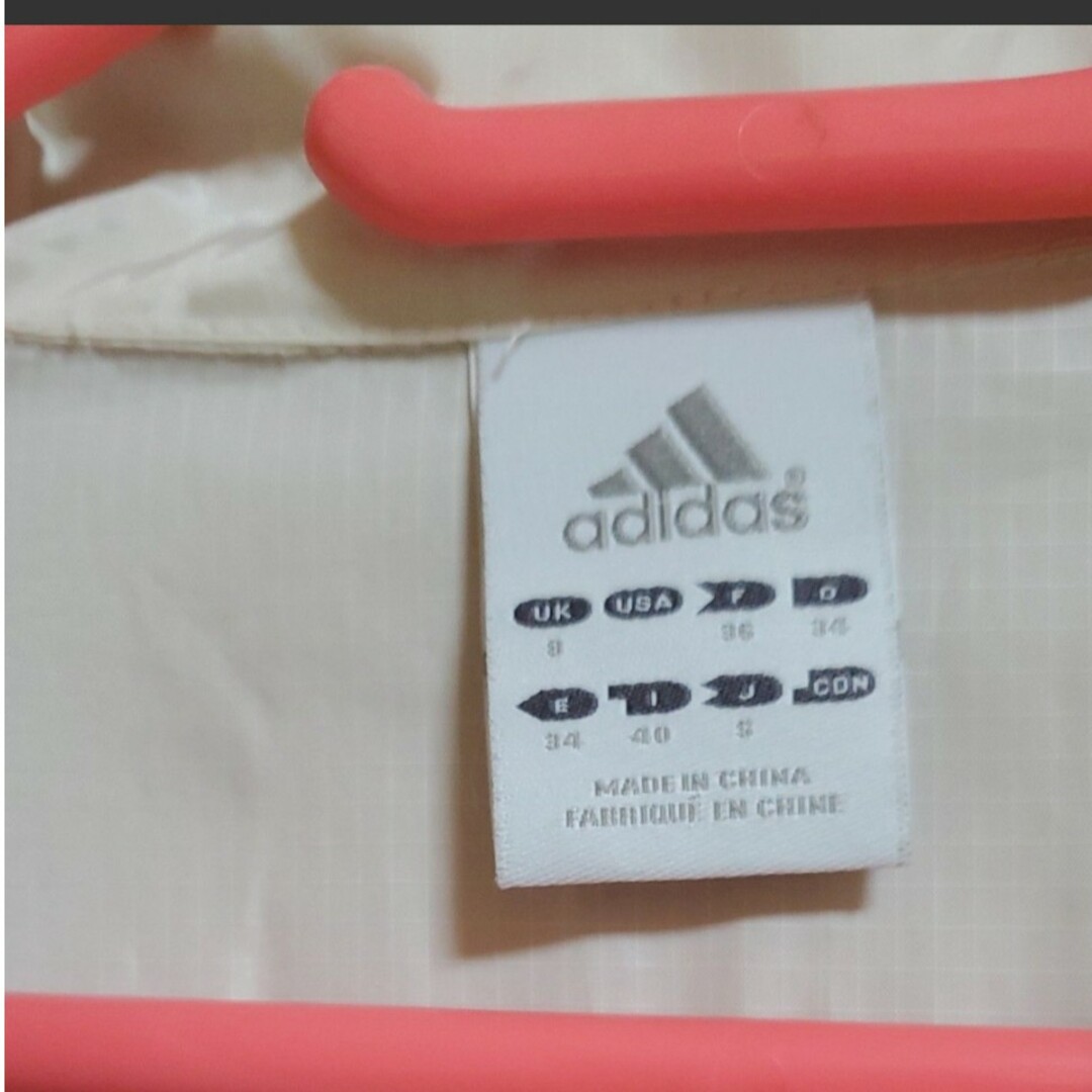 adidas(アディダス)のアディダス薄手ジャケット レディースのジャケット/アウター(その他)の商品写真