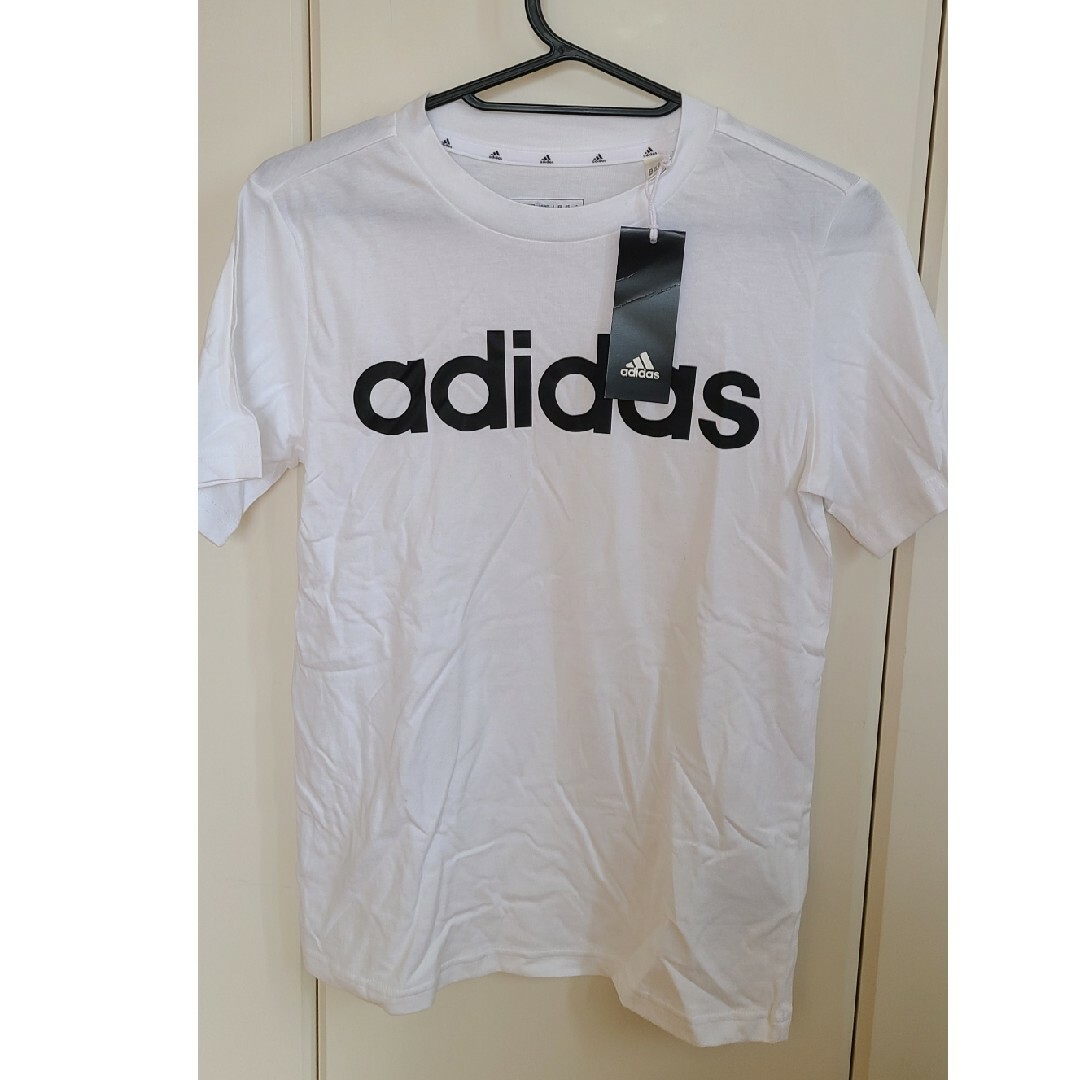 新品未使用タグ付きadidasアディダスTシャツ