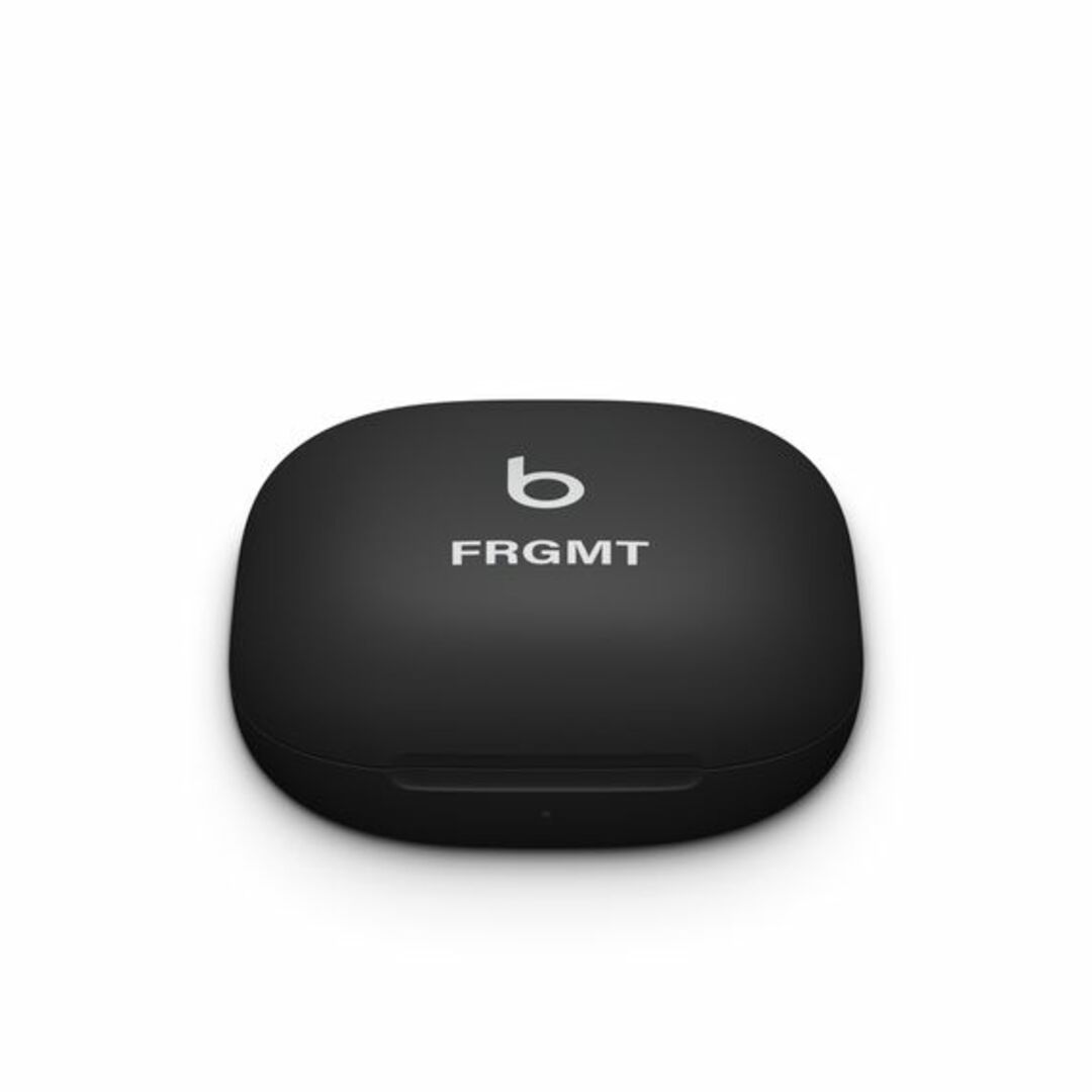 FRAGMENT(フラグメント)のBeats Fit Pro Fragment Design インク ブラック スマホ/家電/カメラのオーディオ機器(ヘッドフォン/イヤフォン)の商品写真