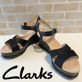 クラークス(Clarks)の【極美品！ヘアカーフ調！厚底！】Clarksヘアカーフ調厚底サンダル！(サンダル)