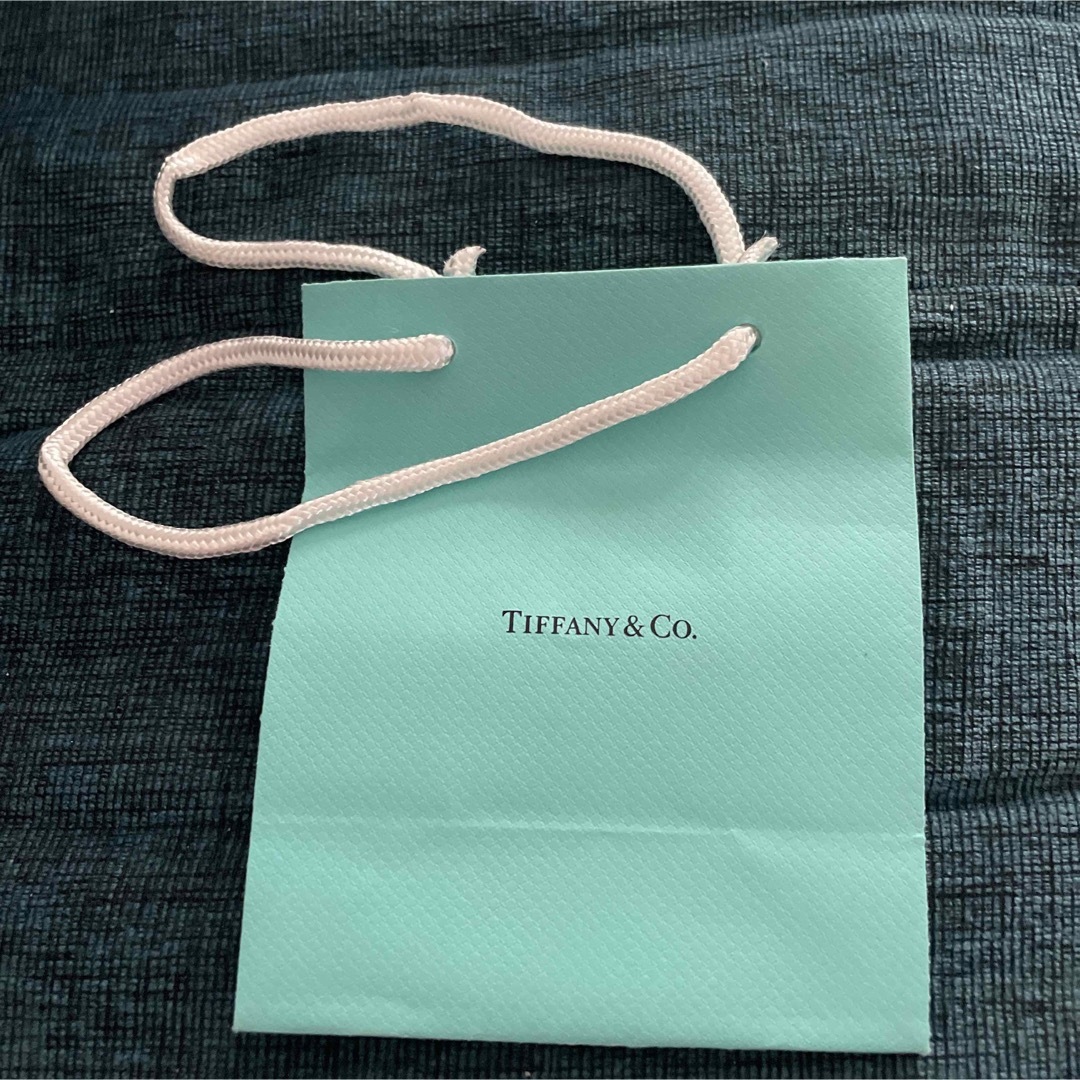 Tiffany & Co.(ティファニー)のティファニー　紙袋　ショップバック　ショッパー　美品 レディースのバッグ(ショップ袋)の商品写真