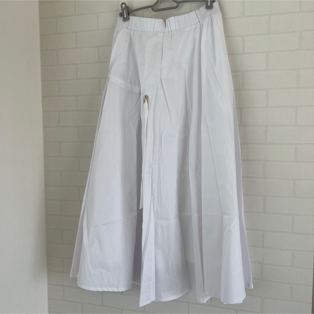 サイドシャーリング  フレアロングスカート  ホワイト レディースのスカート(ロングスカート)の商品写真