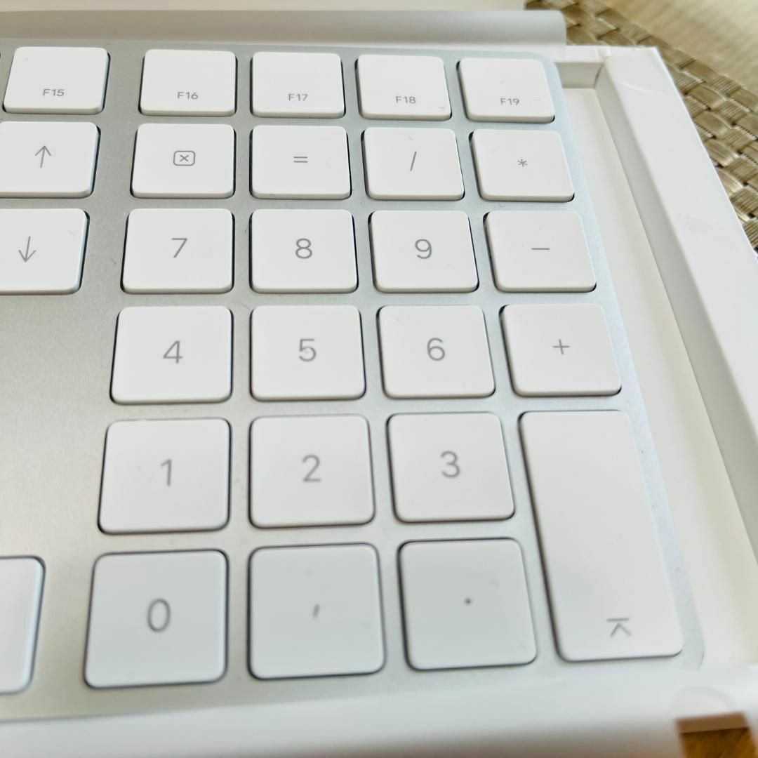 iMac Retina 4K, 21.5  2019 マウス　キーボード.123 スマホ/家電/カメラのPC/タブレット(デスクトップ型PC)の商品写真
