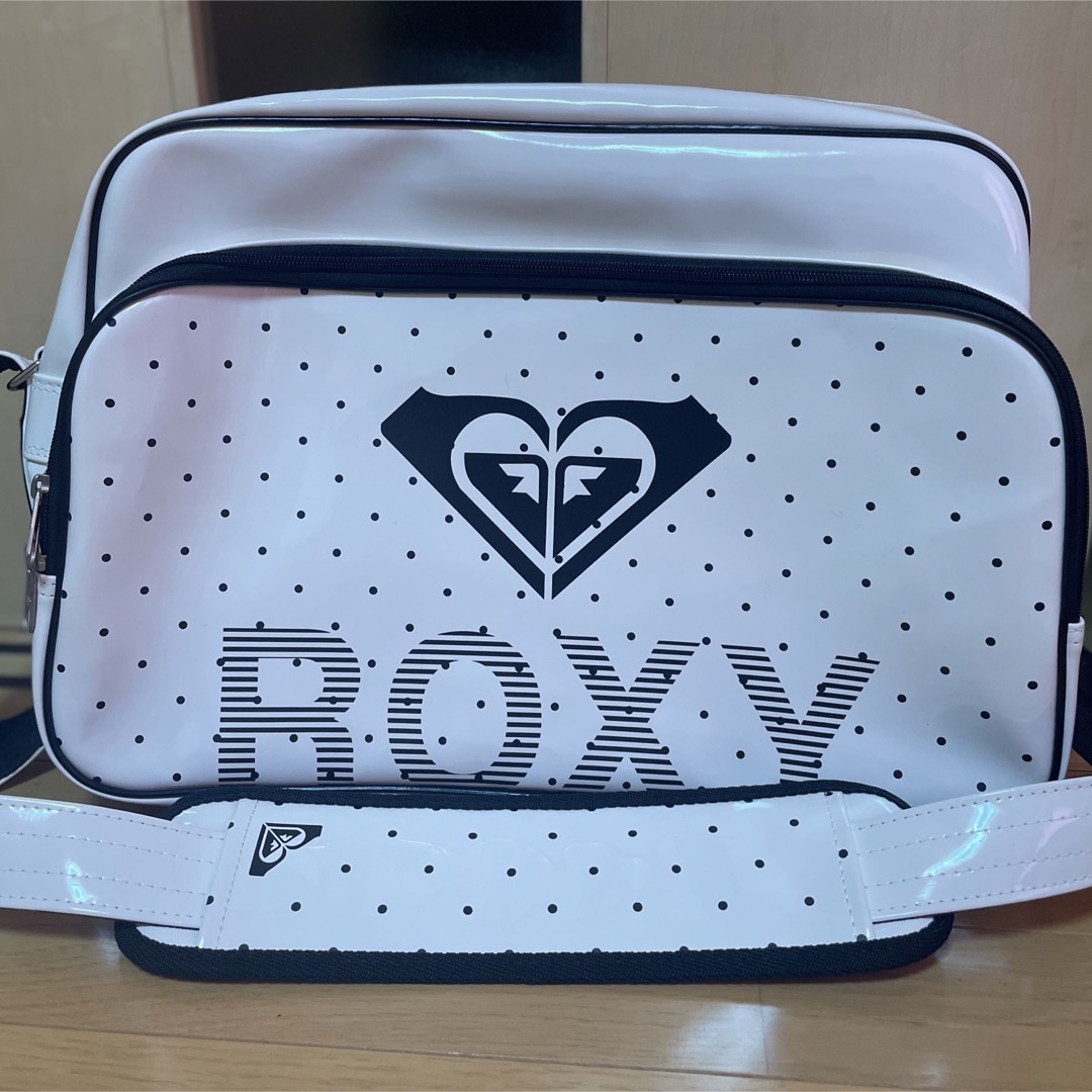 Roxy(ロキシー)のロキシー ROXY レディース エナメルバッグ レディースのバッグ(ショルダーバッグ)の商品写真