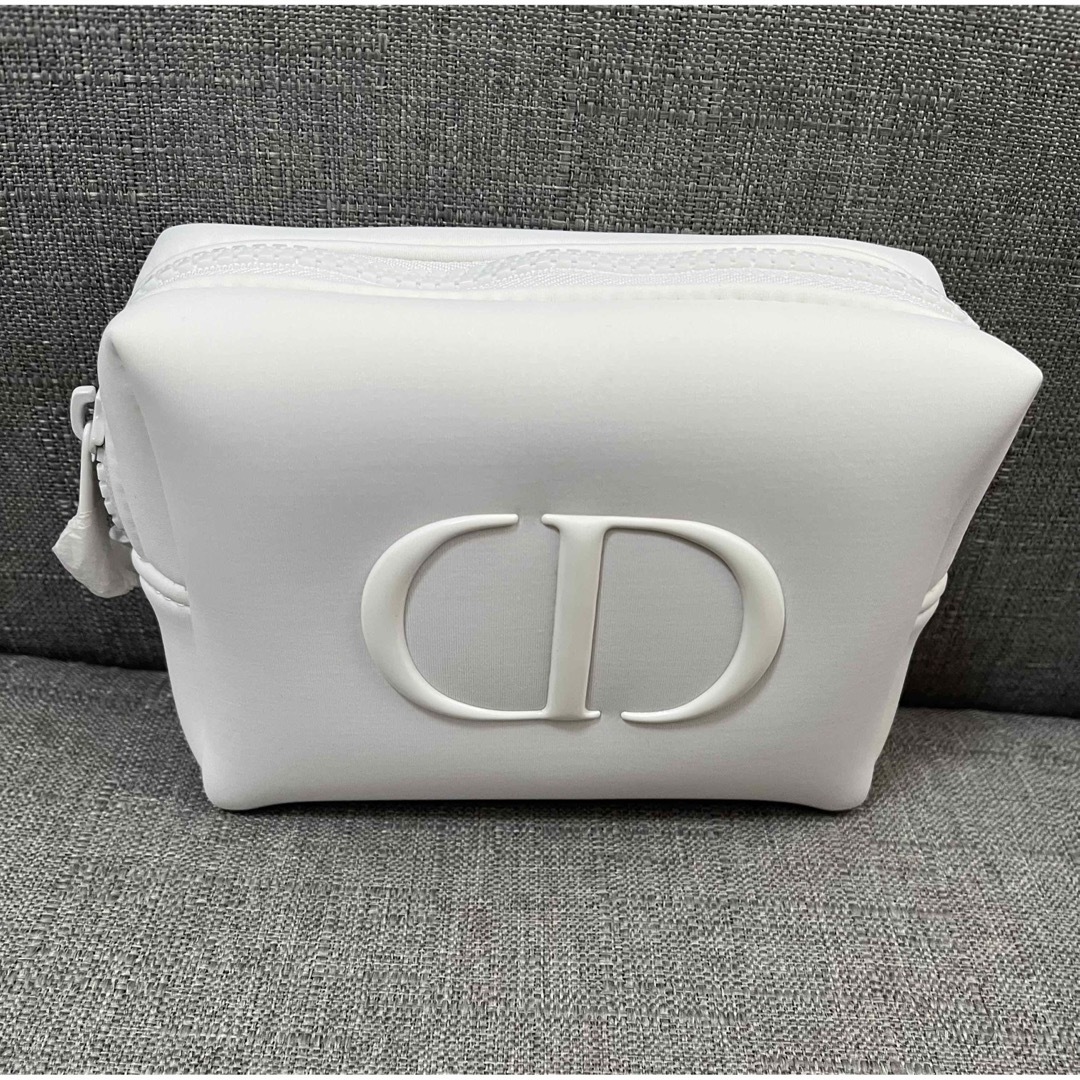 Dior(ディオール)のディオール　メイクポーチ　化粧ポーチ　ホワイト　新品 レディースのファッション小物(ポーチ)の商品写真